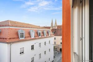 Urbanes Wohnen trifft auf historischen Charme! Ihre 3-Zimmer Maisonette-Wohnung in der Altstadt! – 93047 Regensburg – Vorschaubild 2