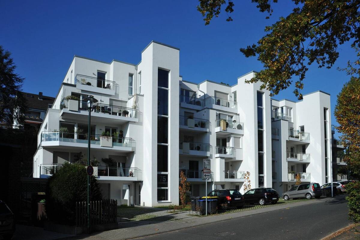 Exklusive 4-Zimmer +Energie Wohnung mit Fußbodenheiz/-kühlung und sehr geringen Energiekosten – 40627 Düsseldorf – Bild 1 von 9