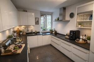 Exklusive 5 Zimmer Dachterrassen-Wohnung in attraktiver Lage in Bogenhausen mit Ost- und West- Terrasse – 81925 München – Vorschaubild 3