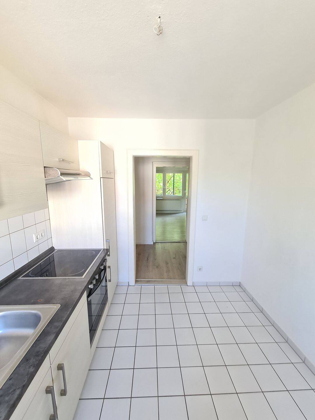 3- Zimmer mit Balkon WG geeignet und EBK :) in zentraler Lage von Chemnitz – Chemnitz – Vorschaubild 5