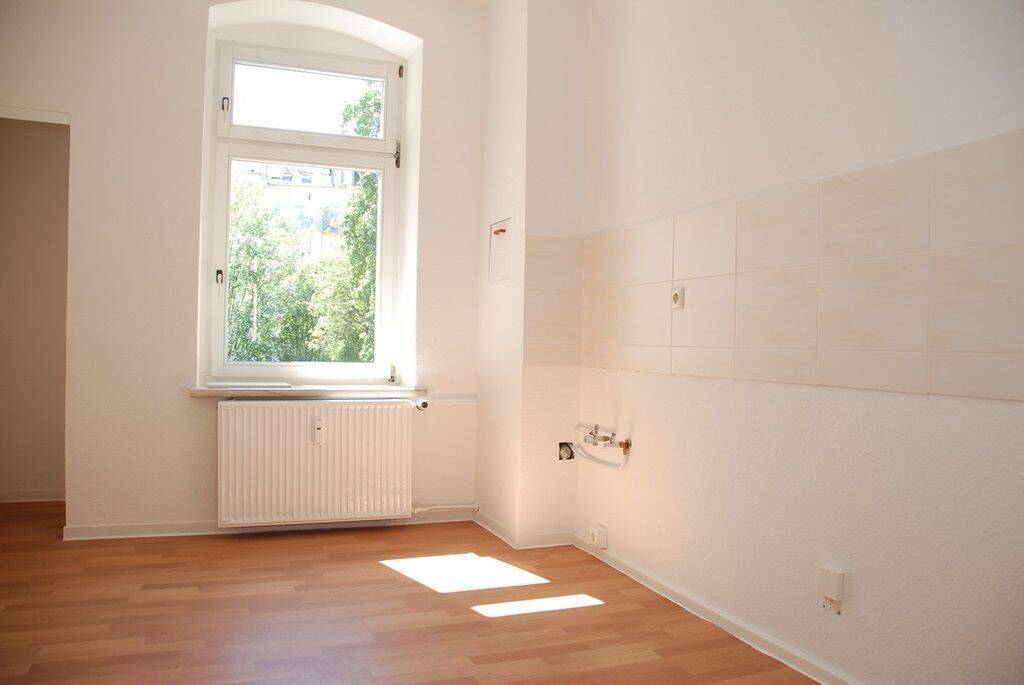 3-Raum-Altbauwohnung im Erdgeschoss – Chemnitz – Vorschaubild 2