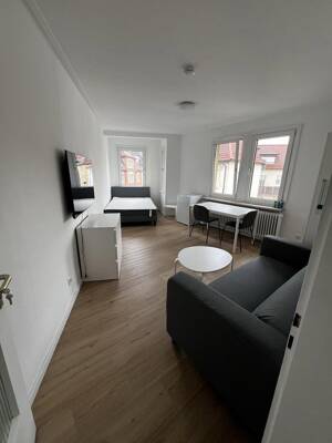 Neu renovierte 3 er WG in Stuttgart Ost 3.OG rechts