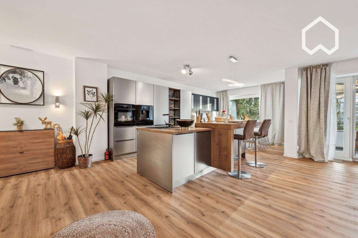 Wundervolles, hochwertiges und großartiges Loft mit Balkon – Krefeld – Vorschaubild 3