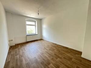 Großzügige 2 Zimmer Wohnung mit Balkon sowie EBK inkl. – 9126 Chemnitz – Vorschaubild 3