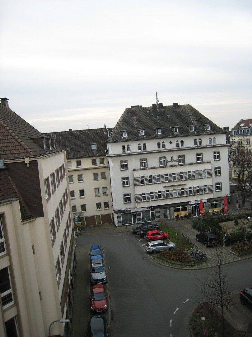 Gut geschnittene Wohnung mit Dachterrasse im Kaiserstrassenviertel