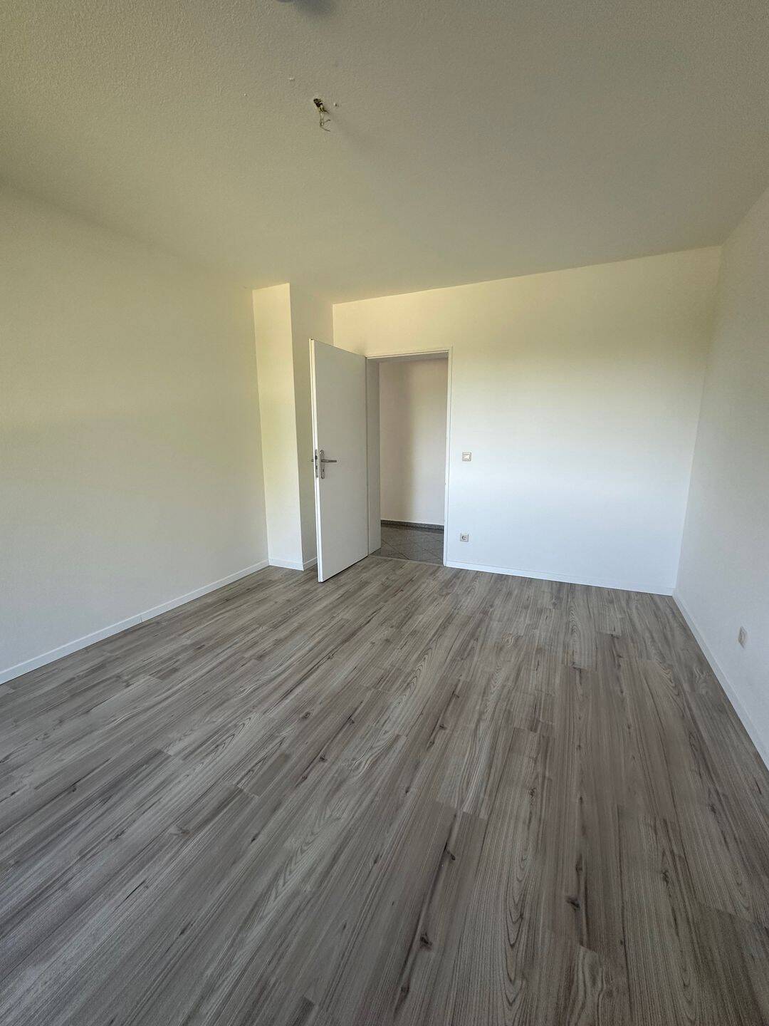 3-Zimmer-Wohnung in Krefeld-Oppum – 2. OG, Balkon, Aufzug, modernisiert – Krefeld – Vorschaubild 5