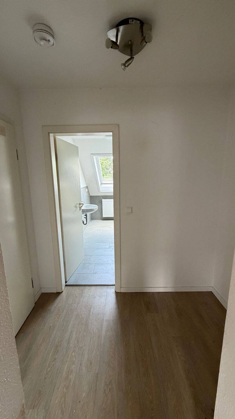 Renovierte 2 Zimmer Wohnung – Chemnitz – Vorschaubild 3
