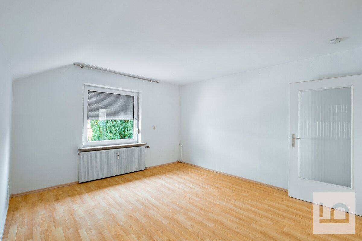 Großzügiges 3-Fam.haus mit 2 freien 102 qm Wohnungen, Bj.61, teilren., Garage, Ingolstadt-Mailing – Ingolstadt – Vorschaubild 8