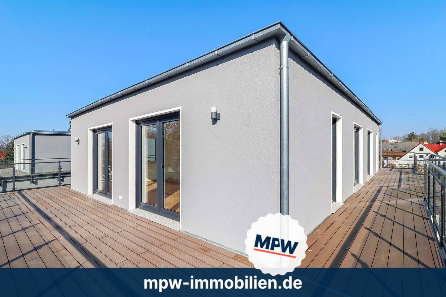 Exklusives Wohnerlebnis im Penthouse: Aufzug, Südterrasse & Tiefgarage – Berlin – Bild 1 von 9