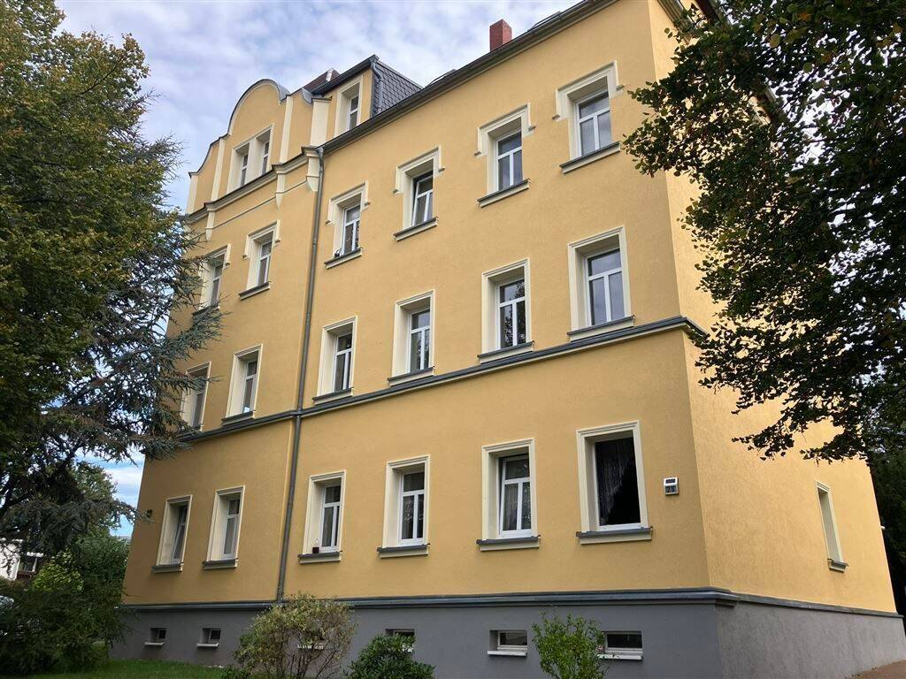 Gemütliche 2-Zimmer mit neuen Laminat und Einbauküche in guter Lage!