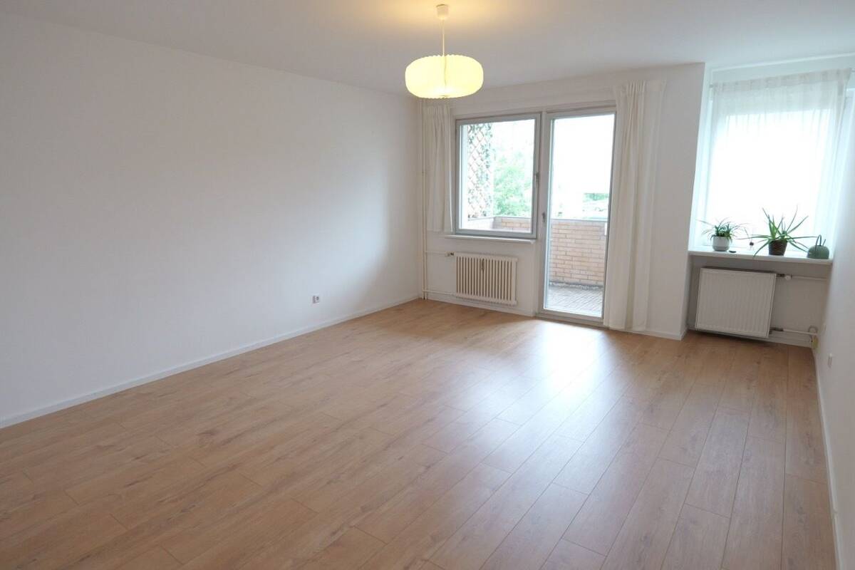 Erstbezug nach Sanierung: ruhige 2-Zimmer-Wohnung mit Garage – 13403 Berlin – Bild 1 von 9