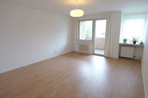 Erstbezug nach Sanierung: ruhige 2-Zimmer-Wohnung mit Garage