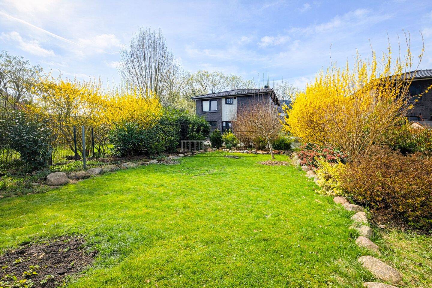Familientraum mit sonnigem Garten! – Fredenbeck – Bild 1 von 7