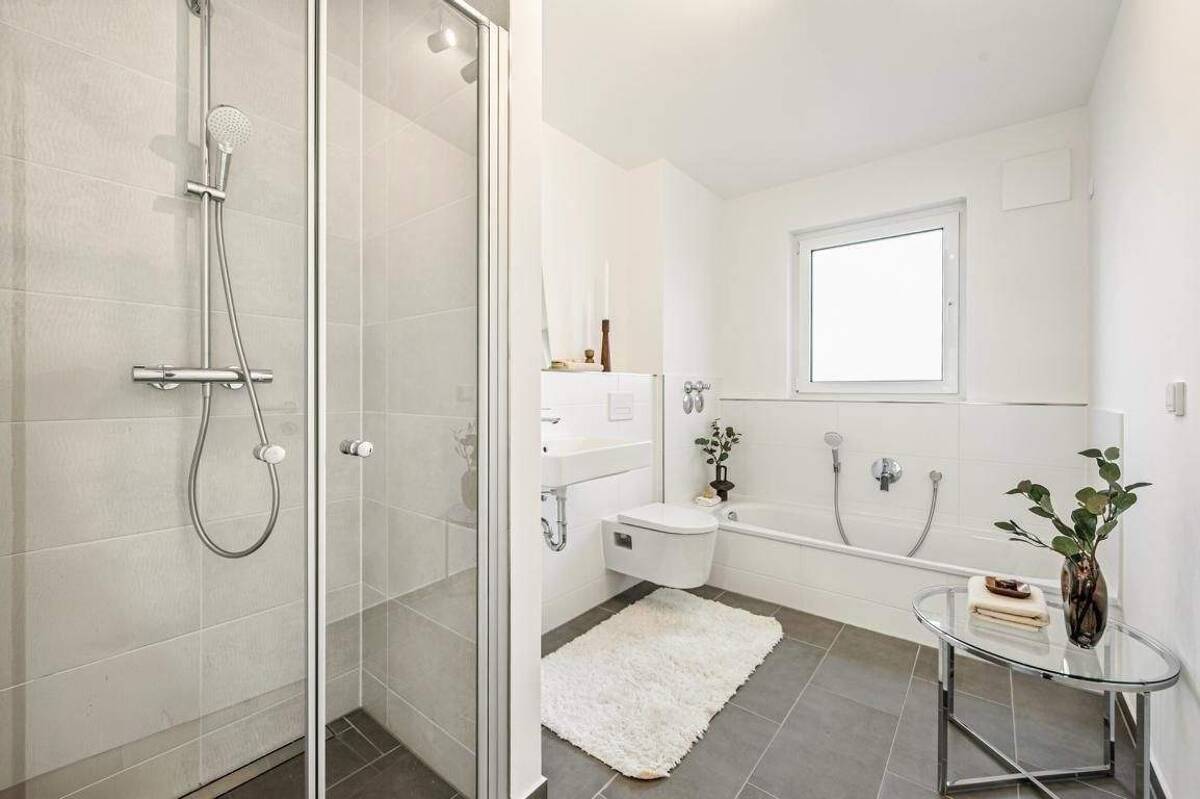 Erstbezug in Wiesbaden – Exklusive 3-Zimmer-Neubauwohnung mit Sonnenbalkon, Tageslichtbad und Gäste-WC – 65203 Wiesbaden – Bild 1 von 9