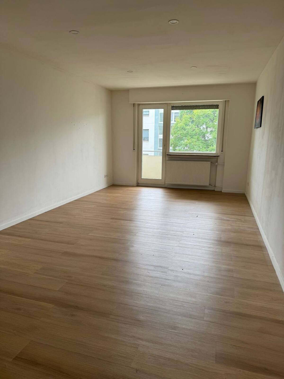 Schöne Wohnung mit Balkon und modernem Bad (Beschreibung und Besichtigung beachten!) – 68305 Mannheim – Bild 1 von 5