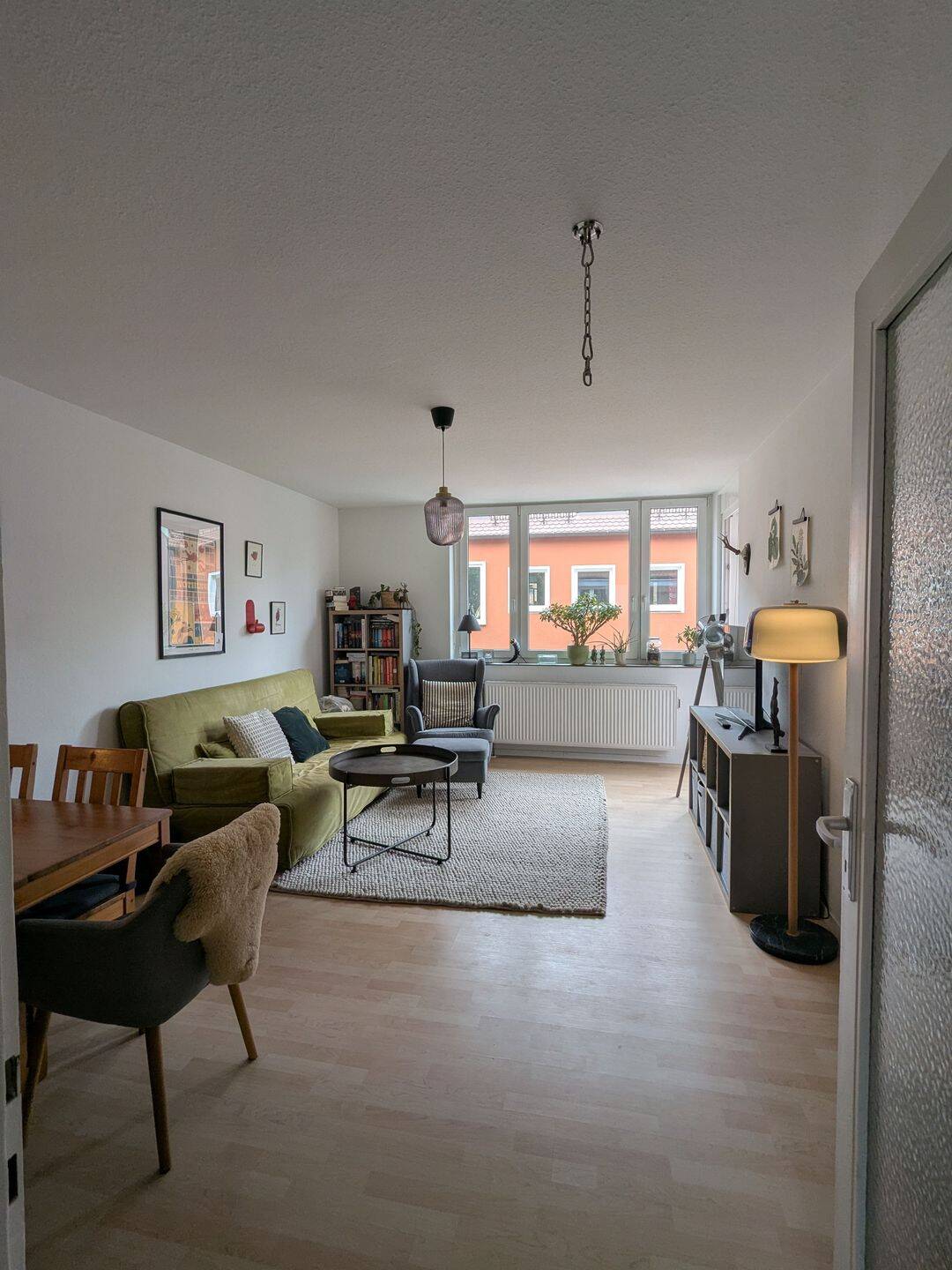 Zentral, ruhig & sonnig - gut geschnittene 2 Zimmer Wohnung