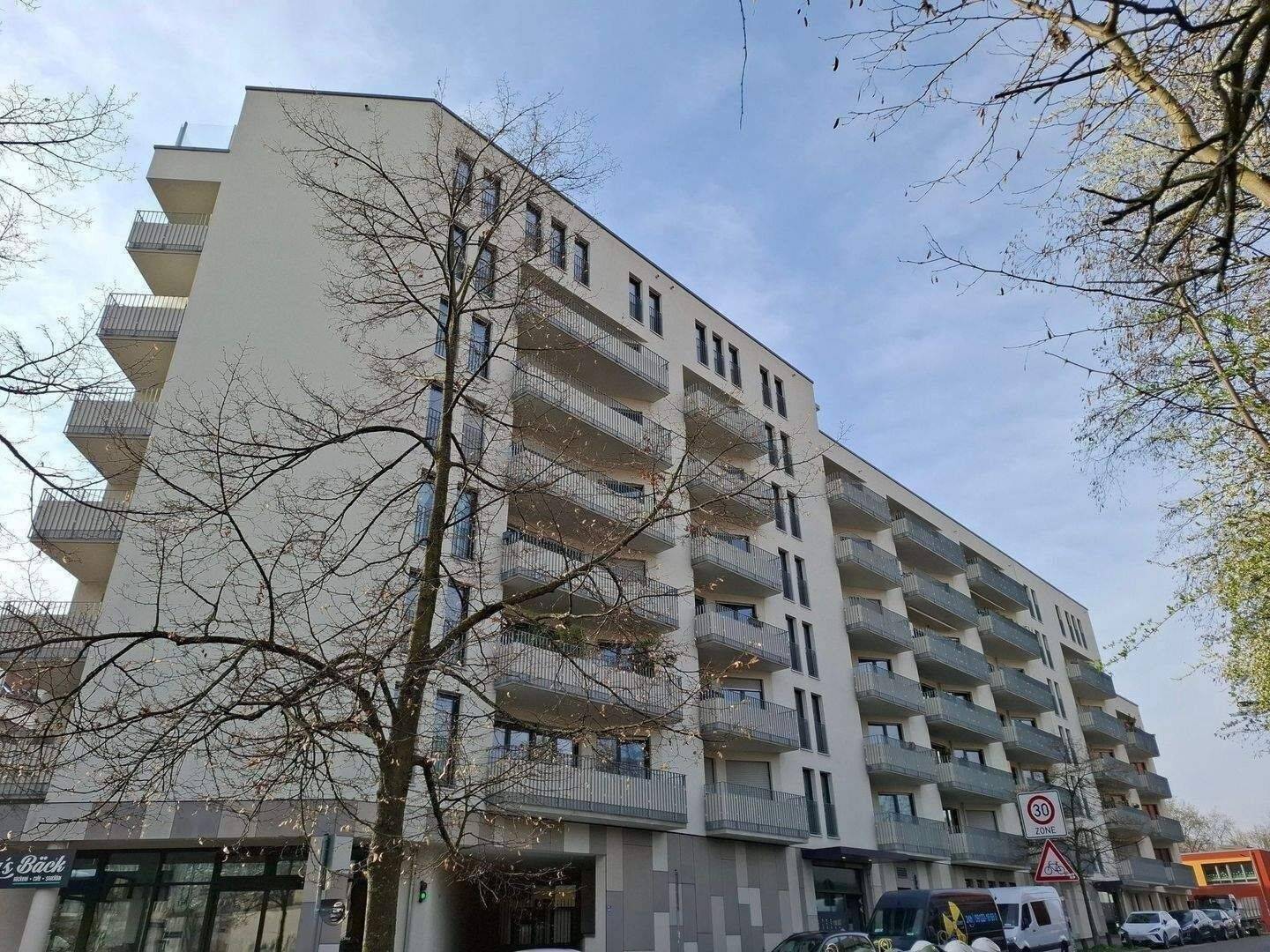 Kapitalanlage - Seniorenwohnanlage: Moderne Wohnung mit Balkon – Nürnberg – Bild 1 von 9
