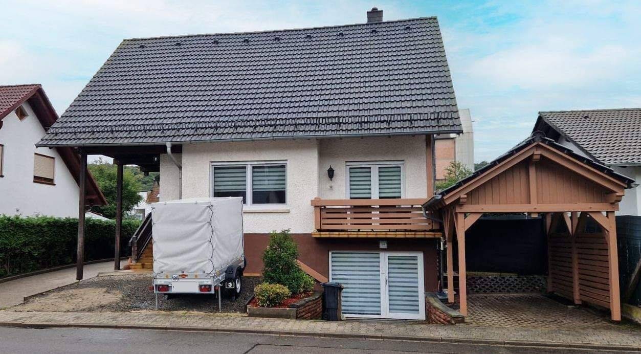 kernsaniertes Einfamilienhaus in ruhiger Waldrandlage – Hauptstuhl – Bild 1 von 4