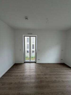 Lichtdurchflutete 2-Raum-Wohnung mit Einbauküche und Balkon – 1067 Dresden – Vorschaubild 4