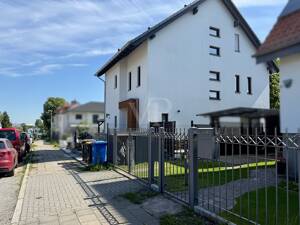 Modernes Familienhaus (2021) 186 m² | Pool | Heimkino | 3 Bäder Nähe Adlershof & BER – 12524 Berlin – Vorschaubild 4