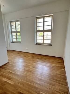 +++ NEUWERTIGE WOHNUNG MIT FUßBODENHEIZUNG, BALKON UND PARKETT +++ – 9120 Chemnitz – Vorschaubild 6