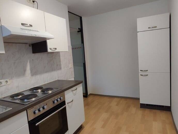 3-Raum-Wohnung mit Einbauküche, Nähe Nürnberg Hauptbahnhof, ohne Balkon – Nürnberg – Bild 1 von 9