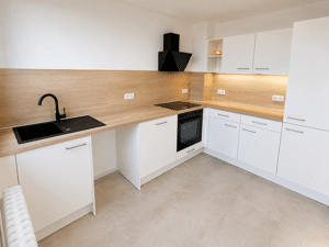 Moderne 2-Zimmer-Wohnung, komplett renoviert, mit neuer Küche, großem Balkon und Weitblick über die Trierer Innenstadt – 54290 Trier – Vorschaubild 4