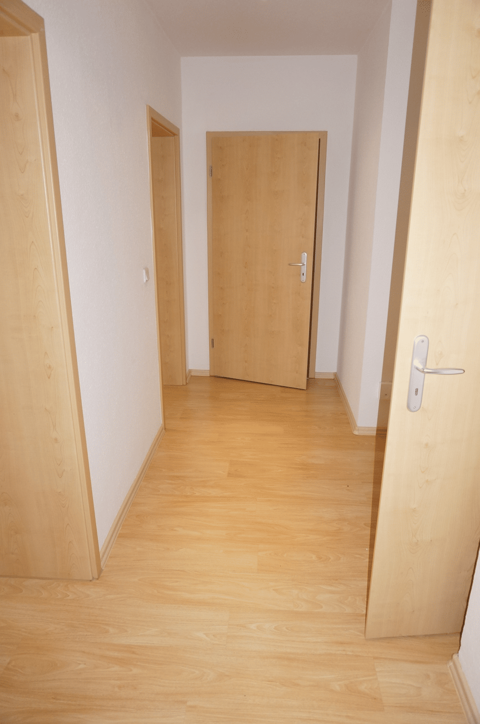 FREI ab 1.9.26 !!! EBK inklusive ! 1. OG ! WG-geeignet in UNI-Nähe ! – Chemnitz – Vorschaubild 8
