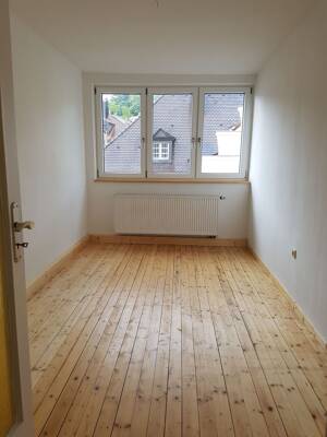 ZENTRUM: Gemütliche 4 Zimmer mit Balkon in Bad Reichenhall – 83435 Bad Reichenhall – Vorschaubild 4