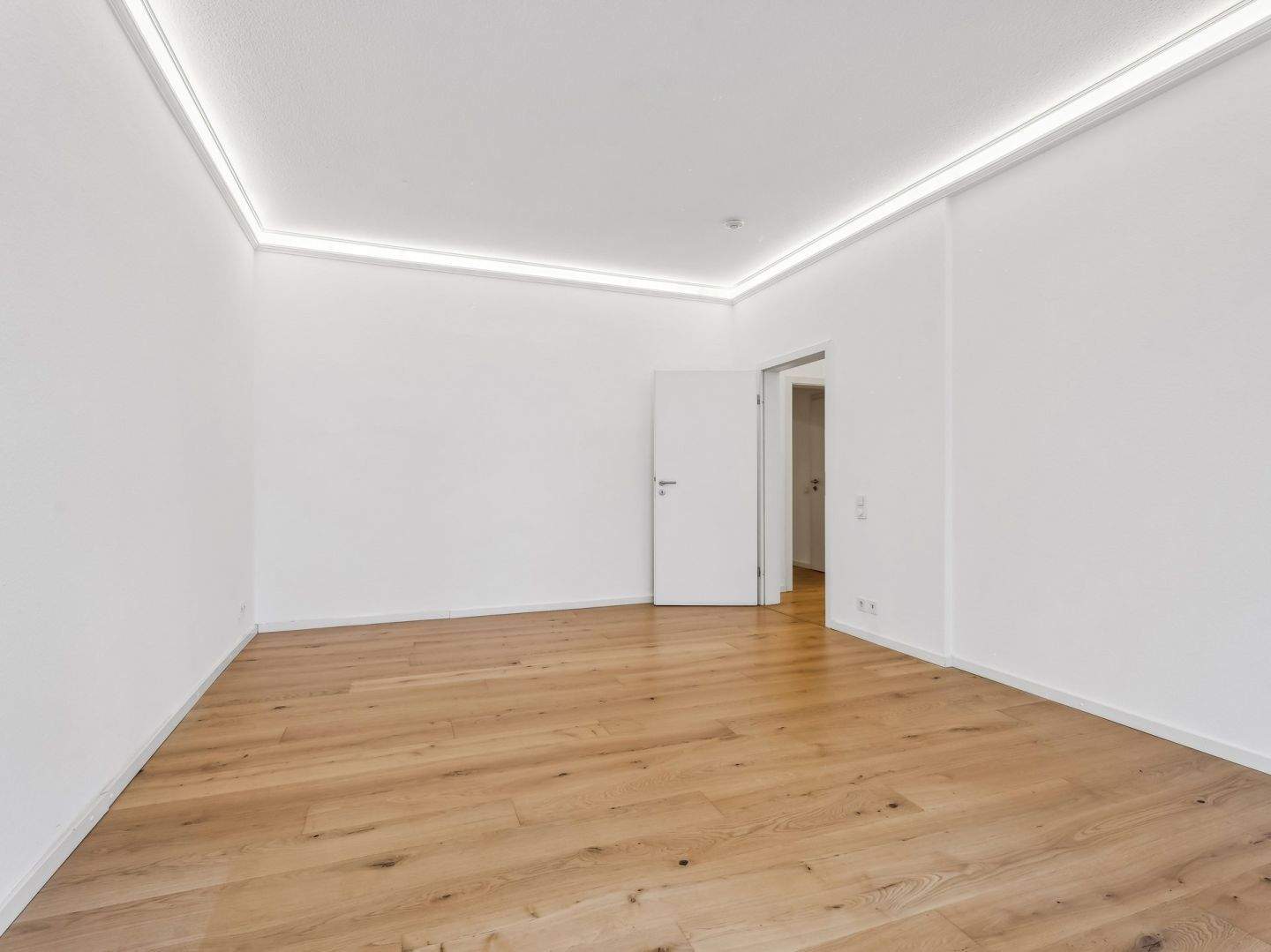 Stilvolles Juwel: Modernisierte, sofort bezugsfreie Altbauwohnung in Toplage des Kreuzviertels – Münster – Vorschaubild 7