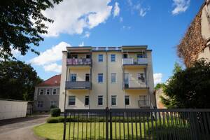 ### Wunderschöne, sanierte Dachgeschosswohnung mit Balkon in Stadtfeld-Ost ###