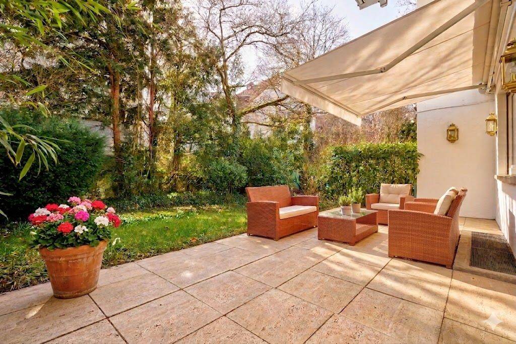 BESTLAGE Wiesbaden: stilvolle Maisonette-Wohnung mit Terrasse und herrlichem Gartenanteil – Wiesbaden – Bild 1 von 9