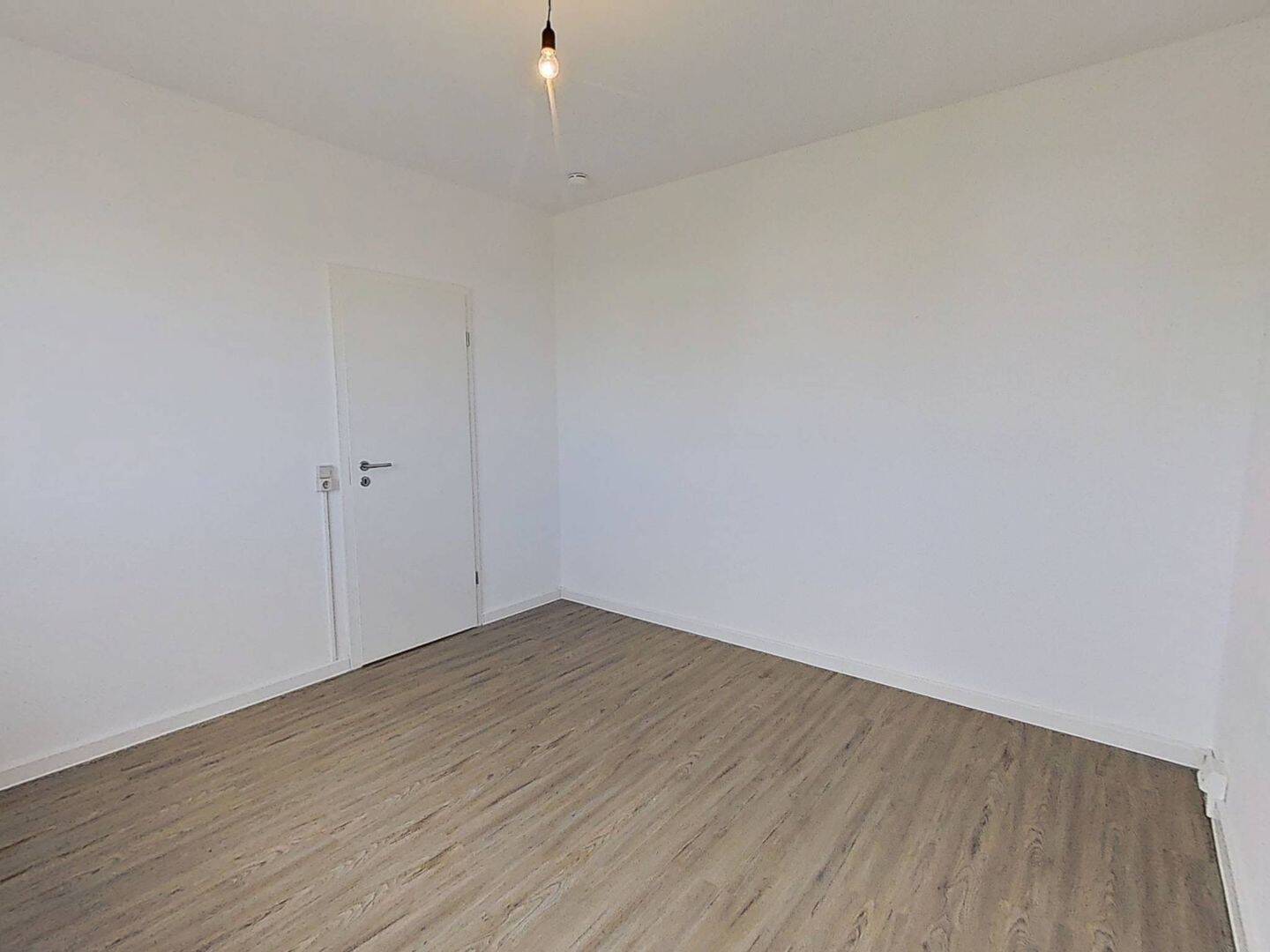 Großzügige 3-Zimmer-Wohnung mit Küche in Rostock – Rostock – Vorschaubild 6