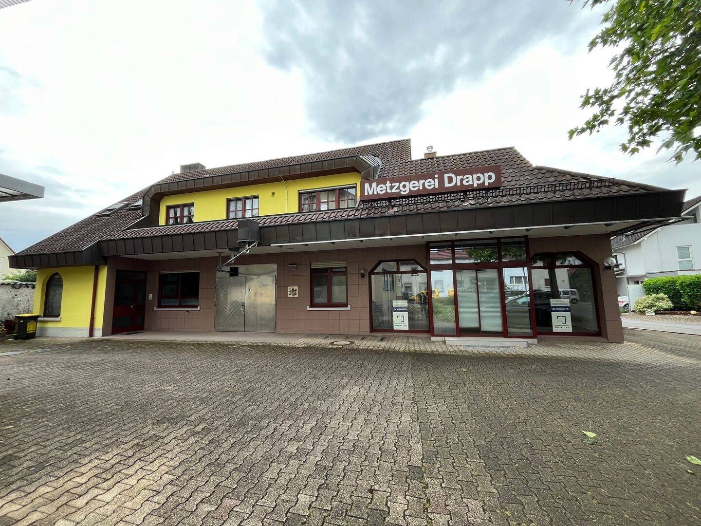 Im Alleinauftrag: Haus mit großer Wohnung (OG) und Gewerbefläche für Metzgerei (EG) in Sinzheim/Baden-Baden – Sinzheim – Vorschaubild 2