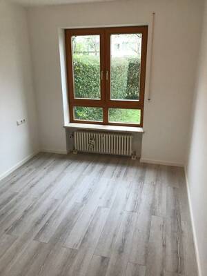 Vermietete 2-Zimmer-Wohnung mit Garten - solide Kapitalanlage mit Potenzial – 86159 Augsburg – Vorschaubild 2