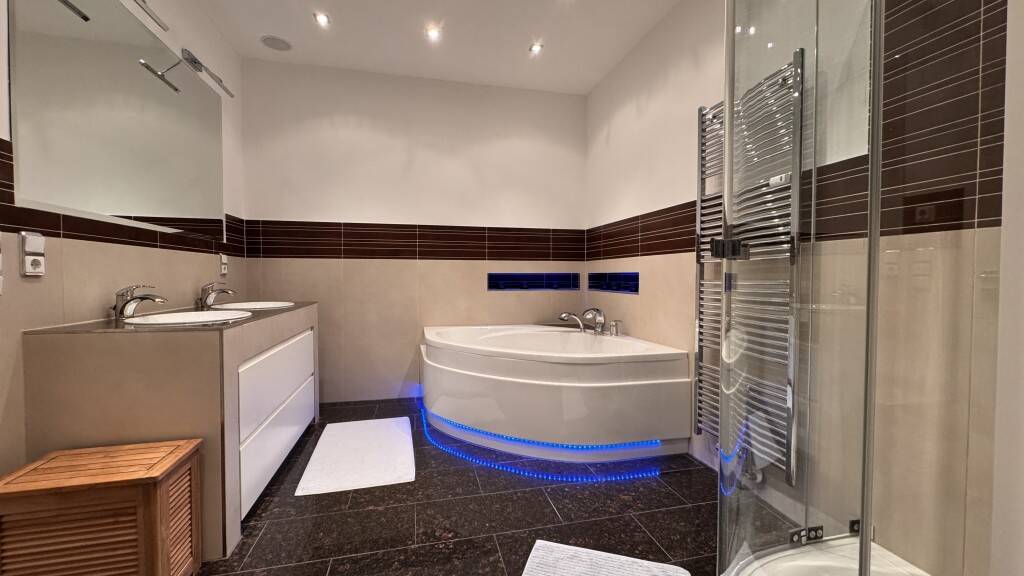 Wohlfühlen in Obergiesing - exklusive 3-Zimmer-Wohnung mit geschützter Terrasse – München – Vorschaubild 6