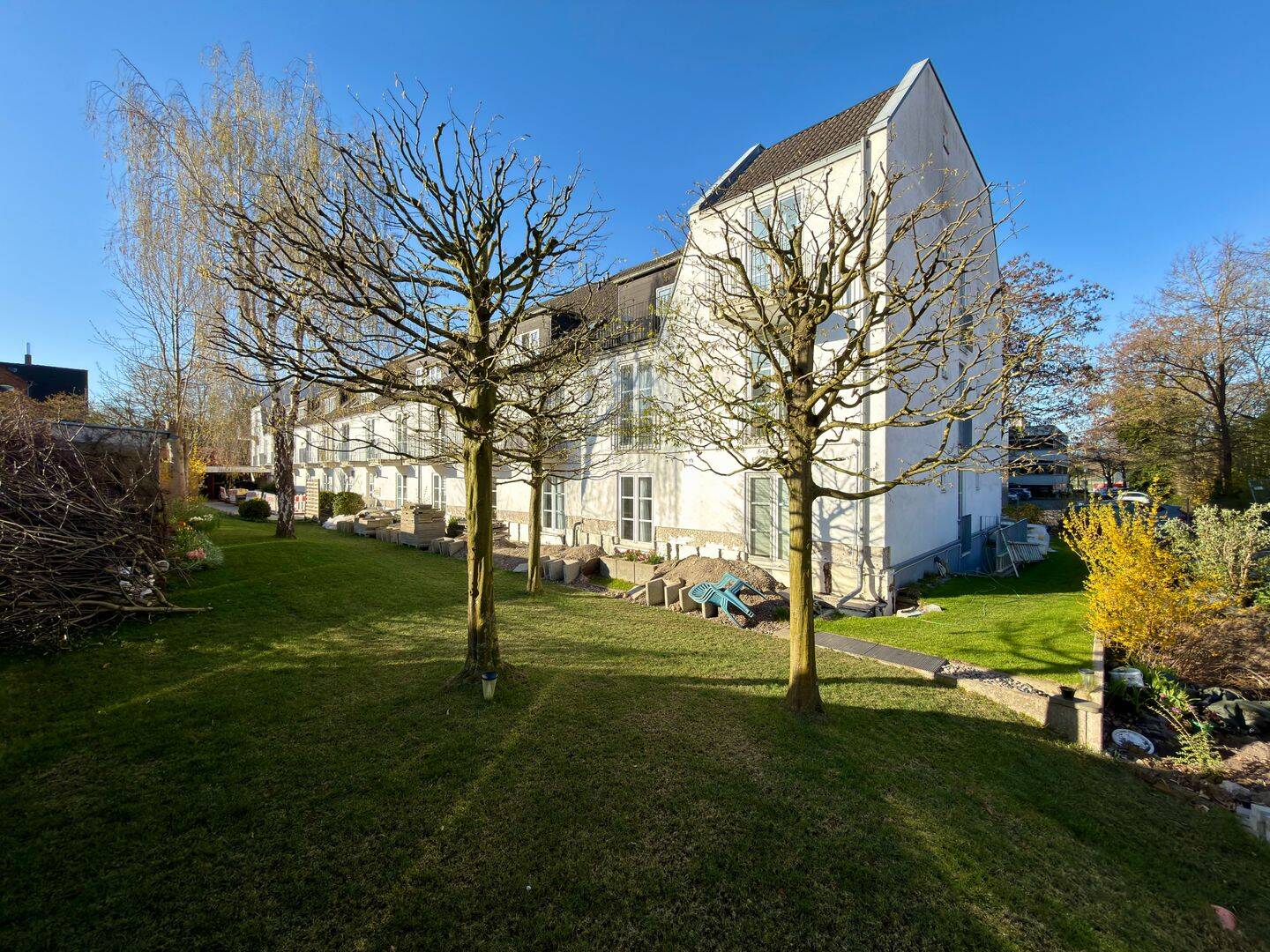 Bezugsfreies 1-Zimmer-Apartment mit Balkon & TG-Stellplatz in Döhren (1.OG) – Hannover – Bild 1 von 9