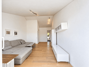 Über den Dächern von Feuerbach: 3-Zimmer-Wohnung mit zwei Dachterrassen & Weitblick – 70469 Stuttgart – Vorschaubild 3