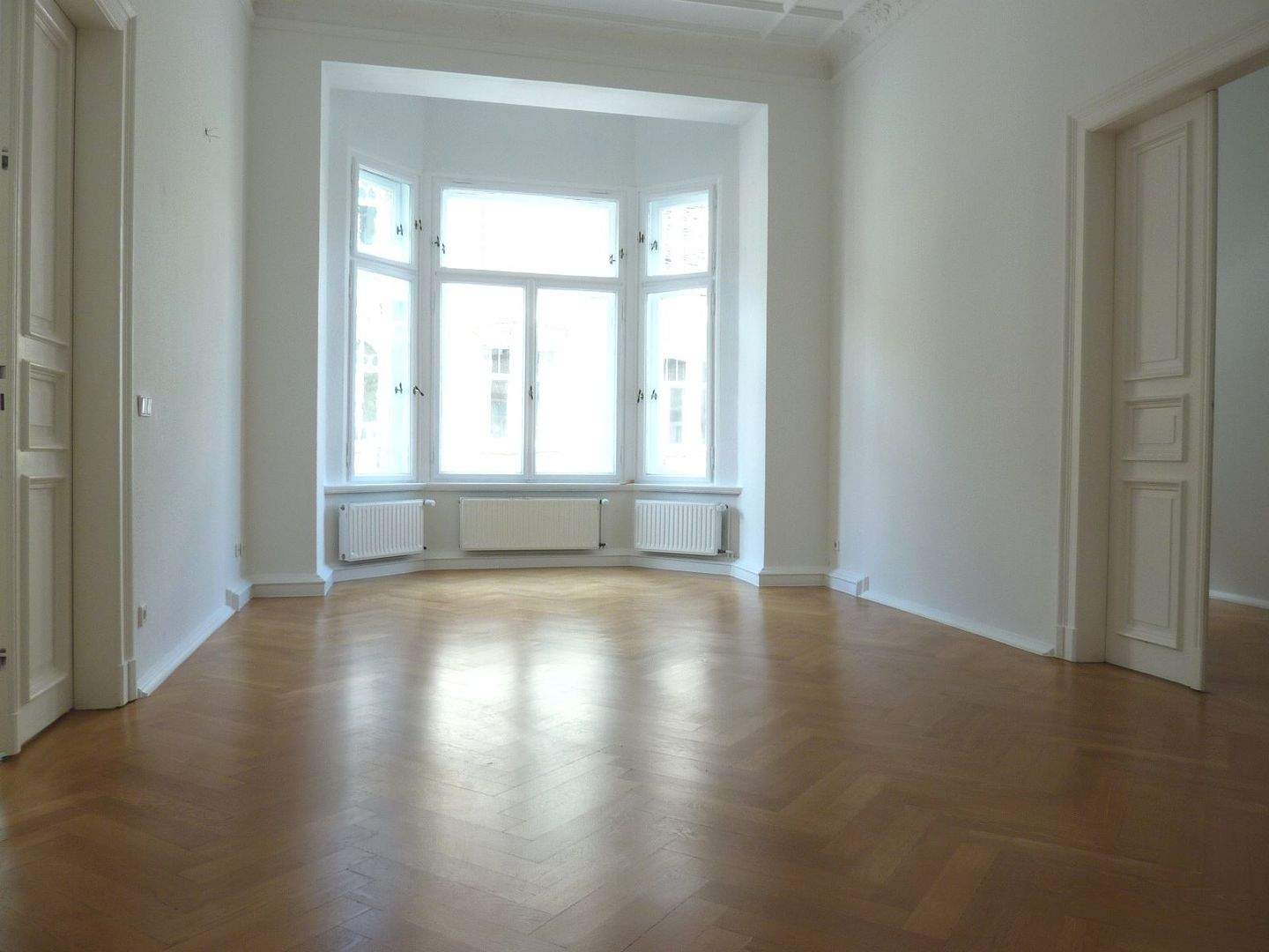ab Juli * 5-RW * Balkon * Parkett * Waldstraßenviertel