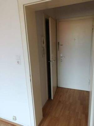 ## SAMSTAG 15.08. Besichtigung, Nähe Viertel , 1 Zi., DU Bad, Balkon, EBK ## – 28205 Bremen – Vorschaubild 4