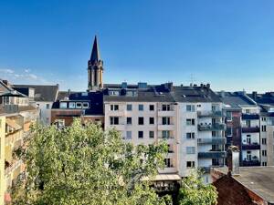 Düsseldorf-Unterbilk: Ruhig gelegene 2-Zi-Whg., Südbalkon, Garten, Attika im Dachg., gut vermietet!
