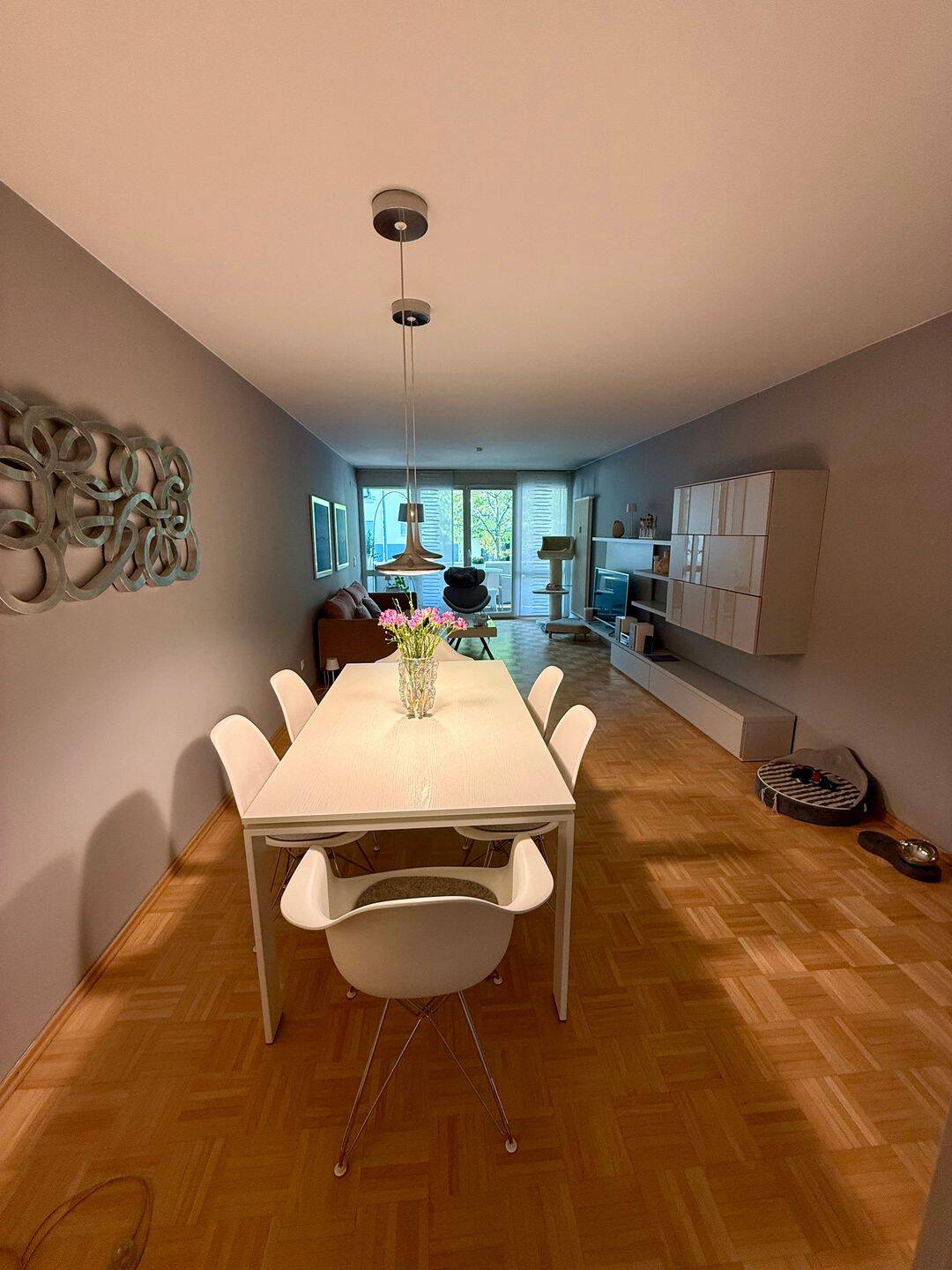 Möblierte 4-Zimmer-Wohnung mit Südwestbalkon, Privatgarten und TG-Stellplatz in Bestlage – Karlsruhe – Vorschaubild 2