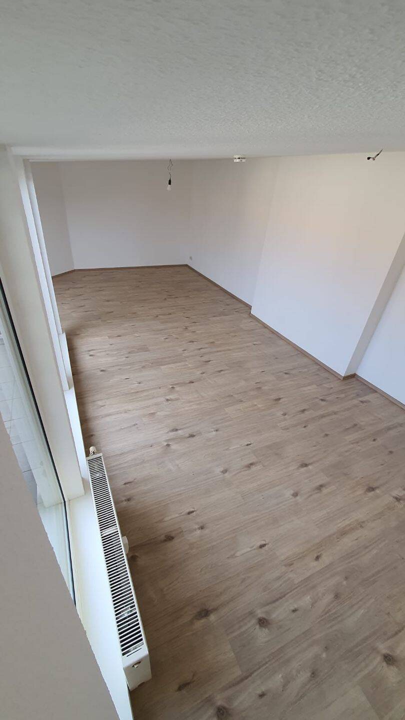 Helle 2-Zimmer-Wohnung mit Einbauküche und Dachterrasse in ruhiger und gepflegter & zentraler Lage in Magdeburg Alte Neustadt zu vermieten – Magdeburg – Vorschaubild 3