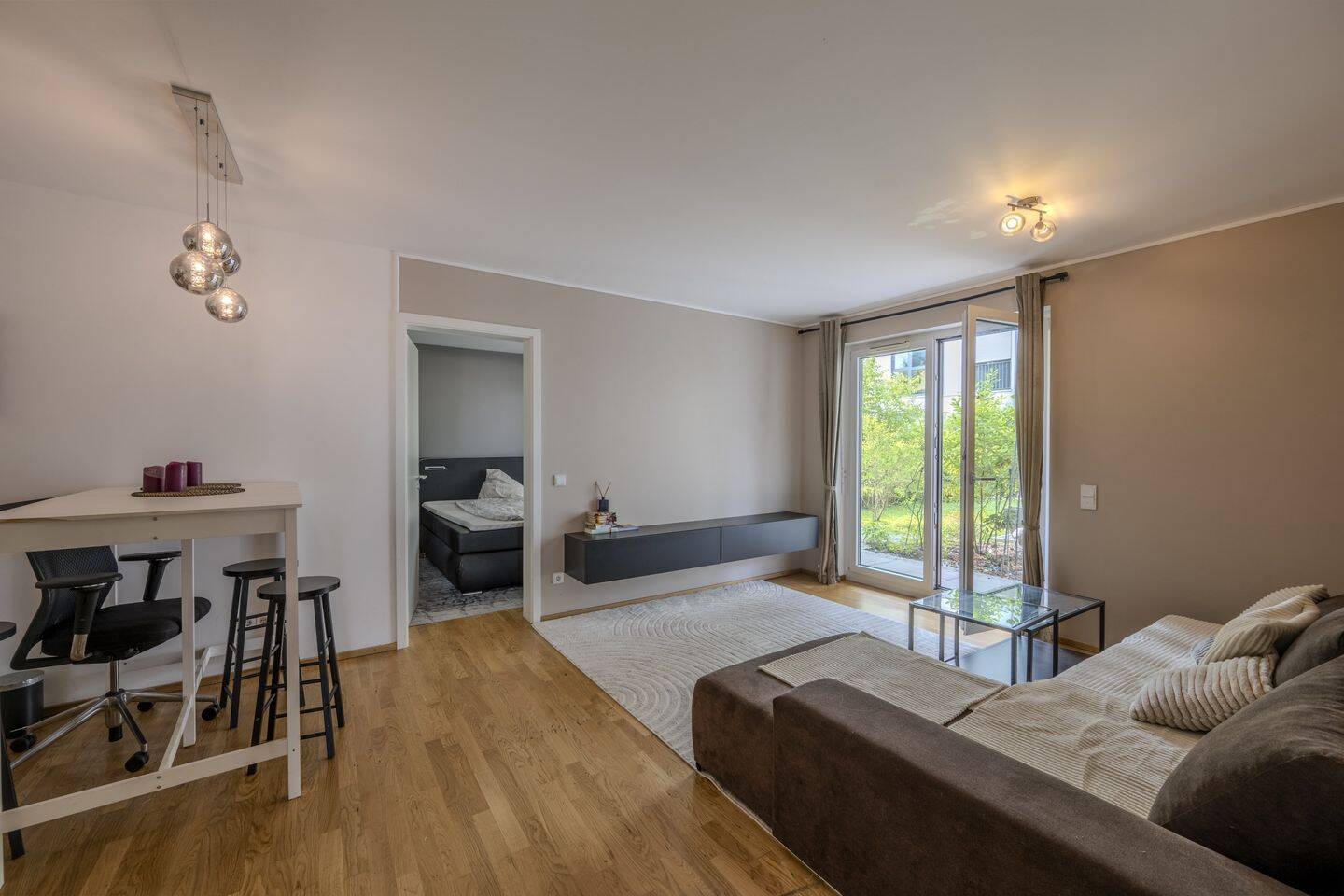 Barrierefreie und sehr gepflegte Erdgeschosswohnung mit Terrasse – München – Vorschaubild 2