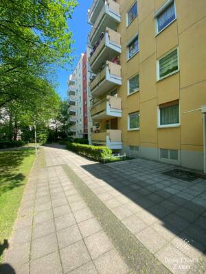 Sanierte 3-Zimmer-Wohnung mit Balkon im Plevierpark – 81737 München – Vorschaubild 1