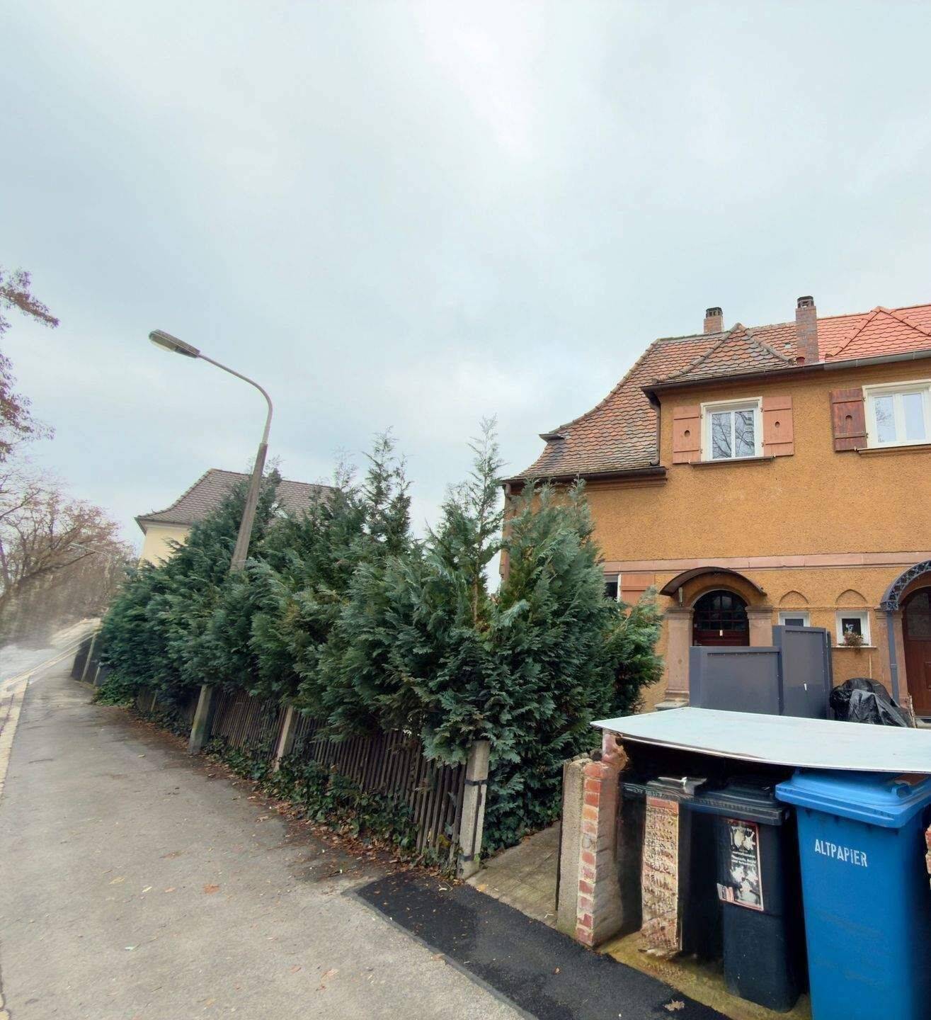 Doppelhaushälfte von ca 1912 im Ensembleschutz - Renoviert - 4 Zimmer, Garten mit platz für Kinder in Nürnberg-Werderau – Nürnberg – Vorschaubild 2