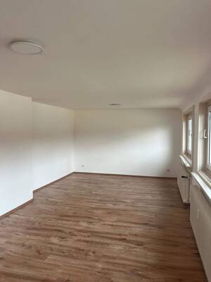 Große modernisierte 2-Zimmer-Dachgeschosswohnung in zentraler Lage – 38226 Salzgitter – Vorschaubild 2