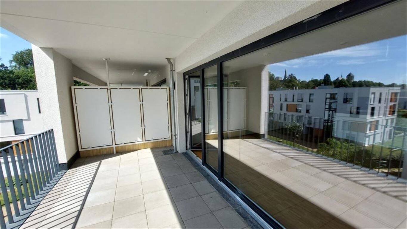 3 Zimmer / Fernblick auf den Abteiberg / Einbauküche, Loggia, Gladbach zentrale Lage – Mönchengladbach – Vorschaubild 2