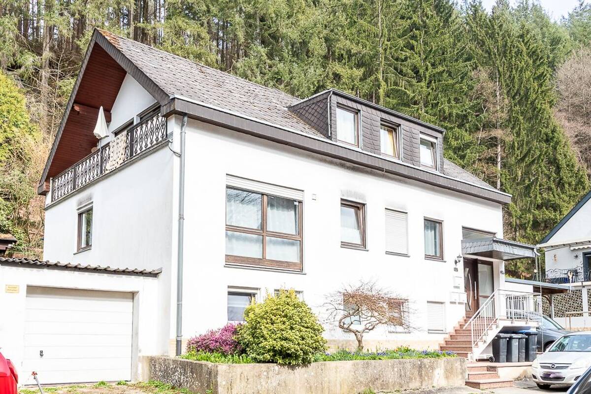 Voll vermietetes Dreiparteienhaus in Trier-Biewer-ca. 287 m² Wohnfläche und 25.560 € Jahreskaltmiete – 54293 Trier – Bild 1 von 9