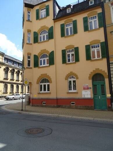 Helle 2-Raum-Wohnung mit Erker